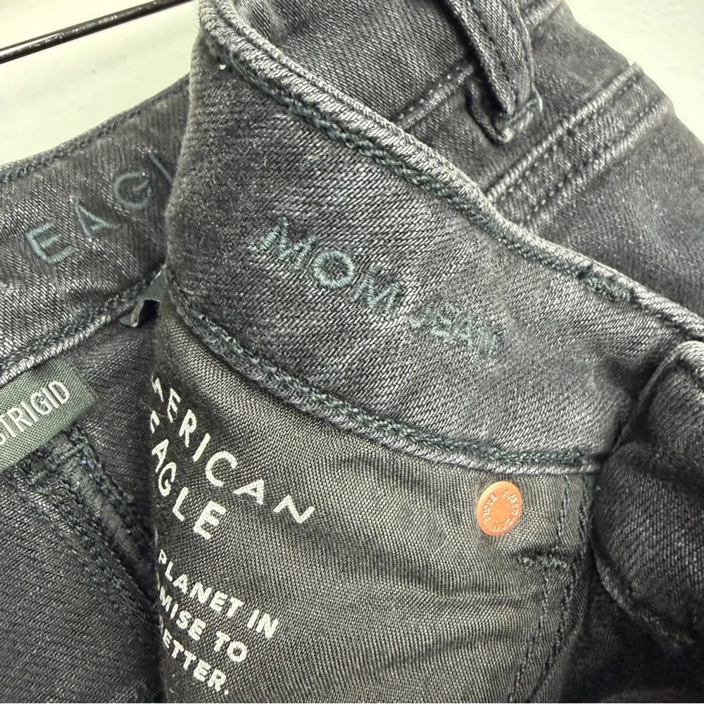 American Eagle Strigid Mom Jeans Destroyed Black 14 NWT - Picture 10 of 14